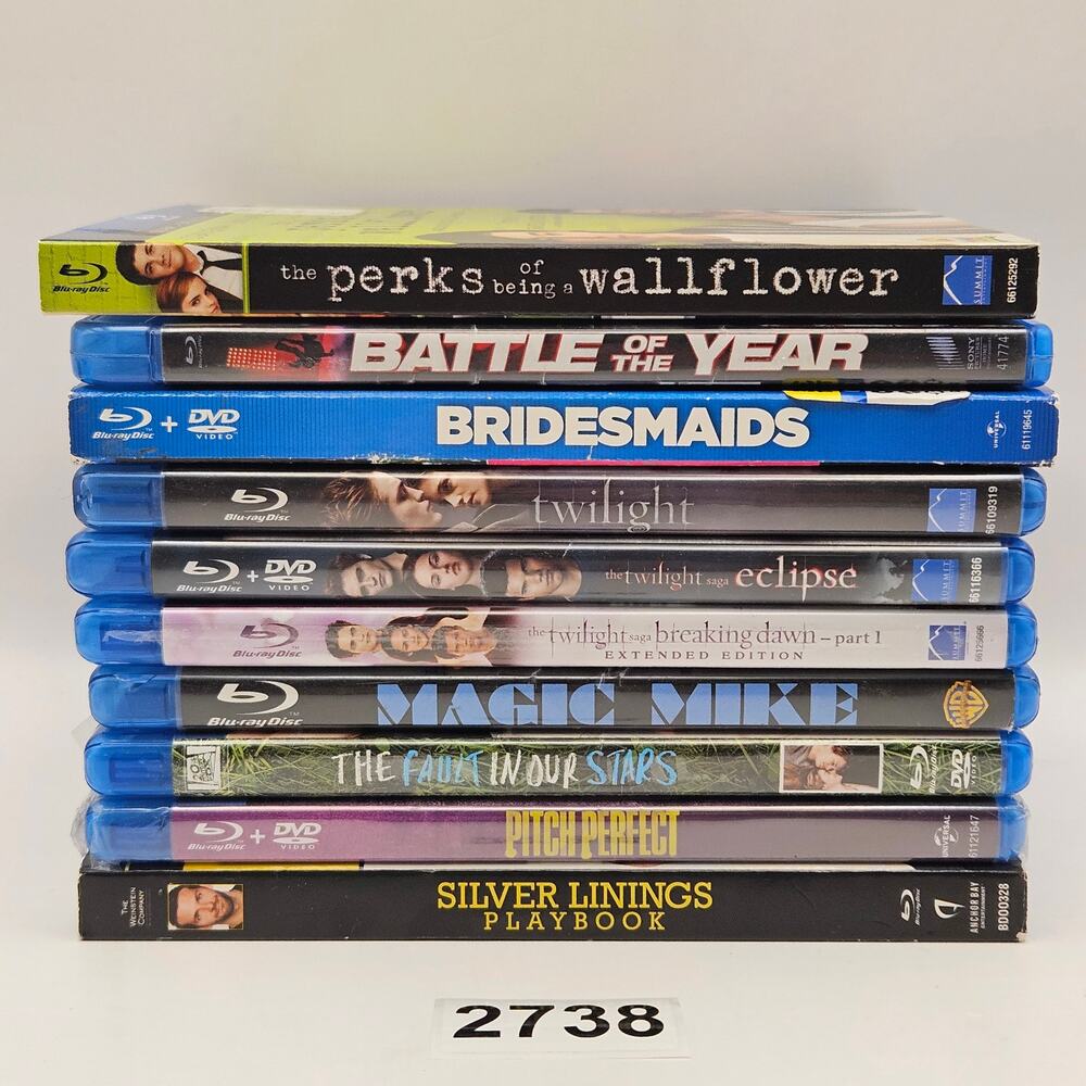 BLU-RAY LOT OF 11 MOVIES TWILIGHT SAGA PITCH PERFECT SILVER LININGS & MORE